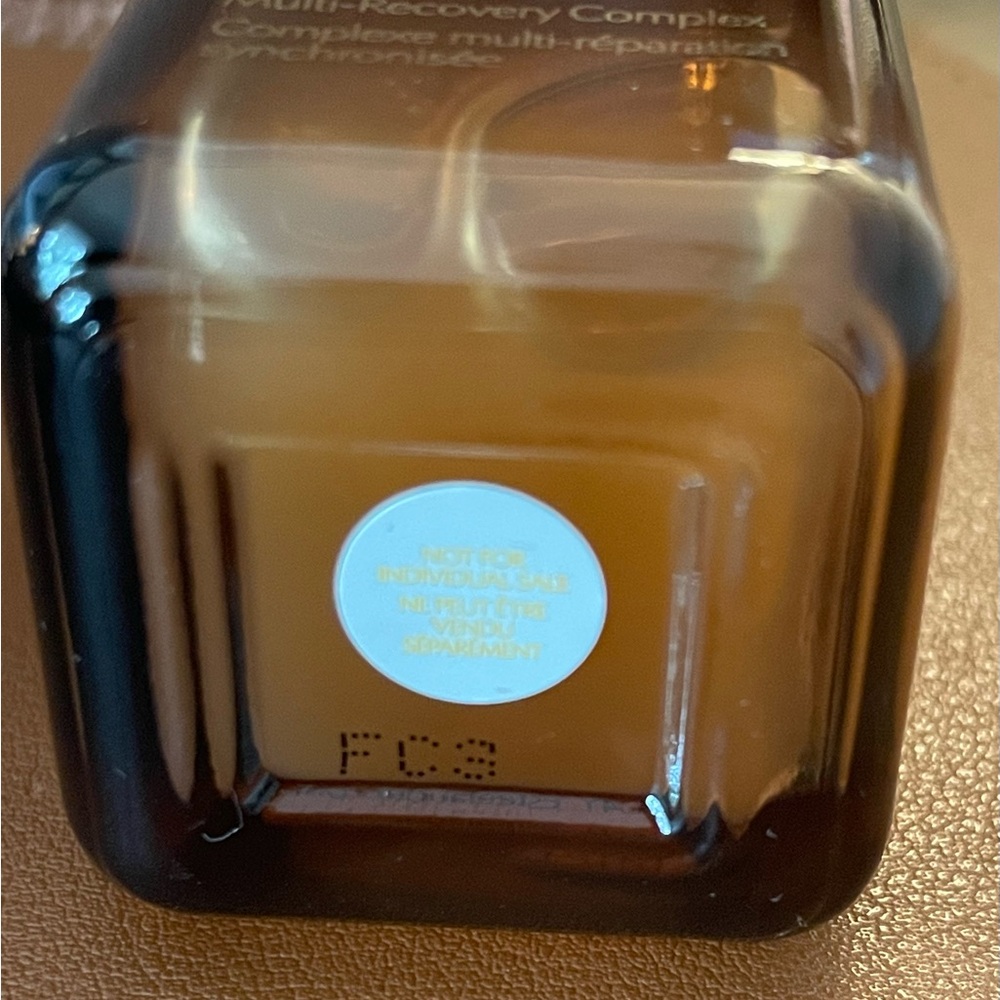 Estee Lauder Advanced Night Repair Set - Black and Gold - Picture 4 of 5